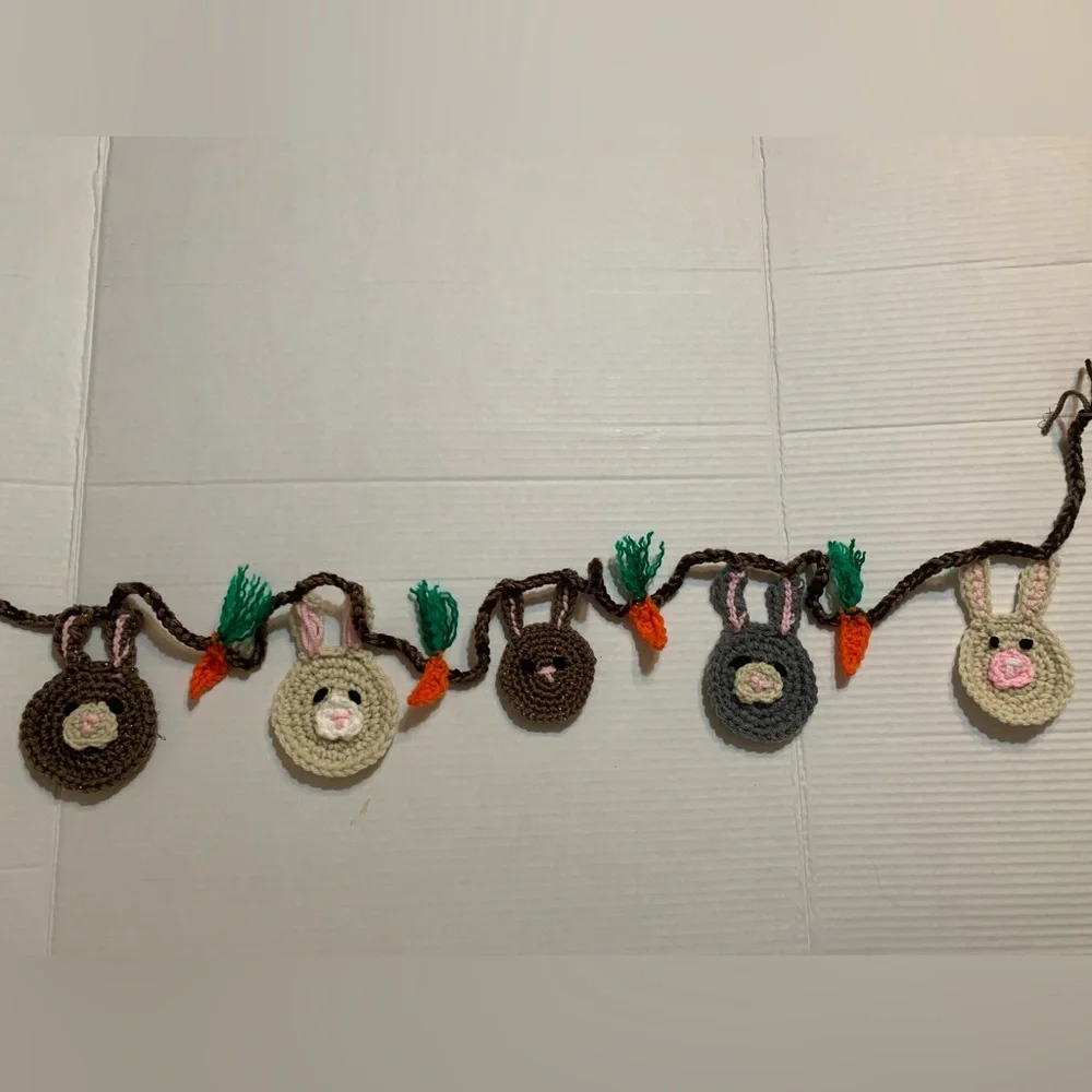 Bunny Rabbit Easter Garland New Five Little Bunnies Four Mini Carrots Handmade
